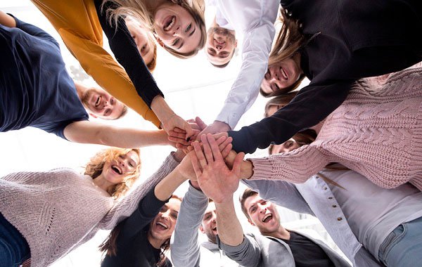 Wsparcie Społeczne jako Kluczowy Czynnik Poprawy Zdrowia Psychicznego