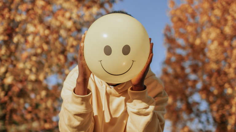 Dlaczego czasem „nic nie czuję”? O emocjonalnym odcięciu w chorobie